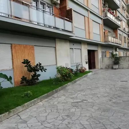 Bright&cozy Near Trastevere Station * Rzym